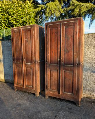 Coppia di armadi rustici fine '800