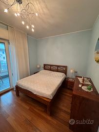 Letto matrimoniale + comodini + mobile legno