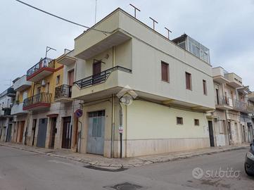 4 LOCALI A FRANCAVILLA FONTANA