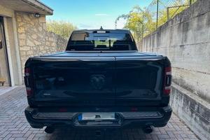 RAM 1500 5.7 L V8 HEMI LIMITED NIGHT BLACK MY 2021