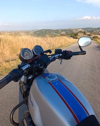 moto Guzzi v7iii special