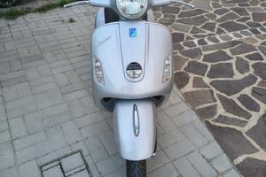 Vespa GTS 250
