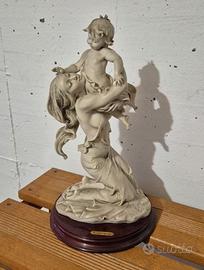 Statua Capodimonte Maternità Madre con Bimbo 