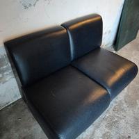 Coppia di poltrone in semilpelle