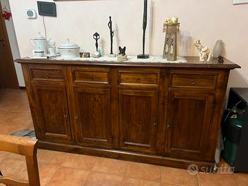 Credenza in legno con 4 ante e 4 cassetti