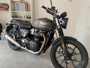 Triumph Street Twin