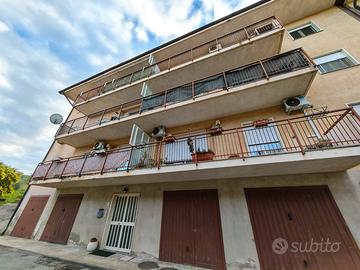 Ampio quadrilocale in via Catara Latteri con box a