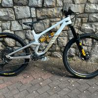 Bici da enduro Canyon Torque CF CLLCTV FW 2024