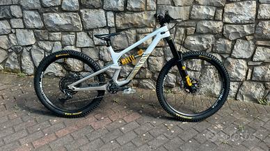 Bici da enduro Canyon Torque CF CLLCTV FW 2024