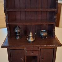 mobile in miniatura di legno vintage