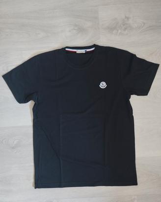 T-Shirt Moncler Nera-Patch Logo sul Petto