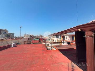 3 LOCALI A NAPOLI