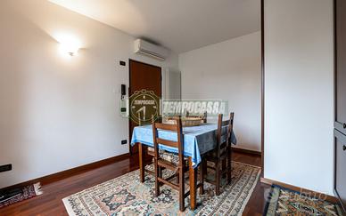 2 LOCALI CON GIARDINO