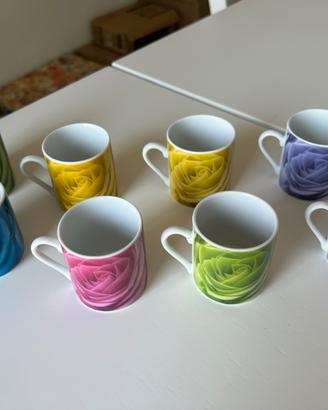 Set tazzine e piattini design rose colorate
