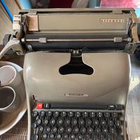 Macchina da scrivere Olivetti Lexicon 80.