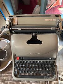 Macchina da scrivere Olivetti Lexicon 80.
