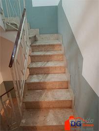 Appartamento al secondo piano in zona centrale