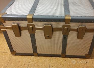 Baule vintage in metallo originale italiano,