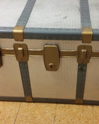 Baule vintage in metallo originale italiano,