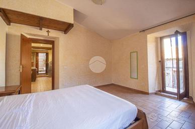 3 LOCALI A PALOMBARA SABINA