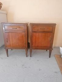 Comodini vintage in legno 