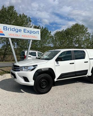 Toyota Hilux 2.4 pick up 4x4 manuale
