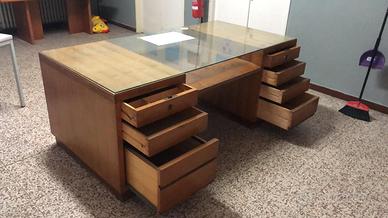 Scrivania appartenuta a Guido Ucelli di Nemi