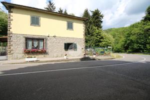 CASA INDIPENDENTE A VERNIO