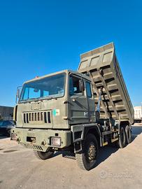 Astra HD66.45 6x6 Ribaltabile roccia