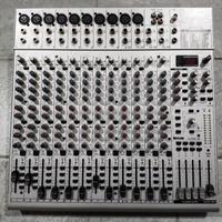 Mixer Behringer 24 canali
