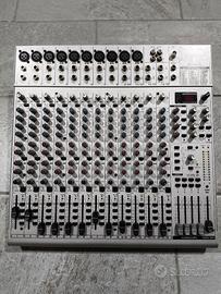 Mixer Behringer 24 canali