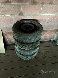 Cerchi e gomme da neve ford