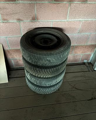 Cerchi e gomme da neve ford