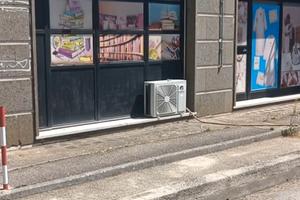 Locale ammobiliato commerciale