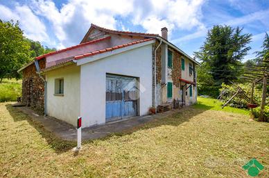 PORZIONE DI BIFAMILIARE A STELLA