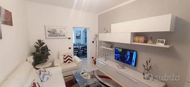Villa di 140 m² con 4 locali e box auto a Casteggi