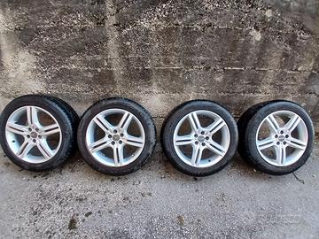 Cerchi in lega con gomme