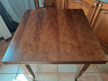 Tavolo da cucina in noce 80x80(160)xH79,