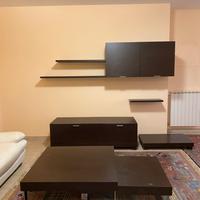 Mobile sala con tavolini