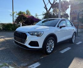 Audi Q3 45 TFSI e S tronic Business