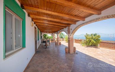 Soluzione indipendente su due livelli a Faro Super