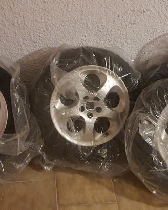 Gomme con cerchioni Alfa Romeo