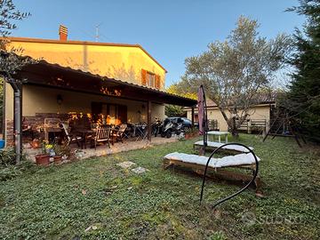 Villa con dependance indipendente