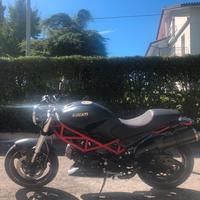 Ducati monster 695