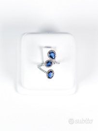 Anello in oro con zaffiri e diamanti