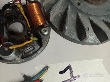 accensione  vespa 50 stemma quadro