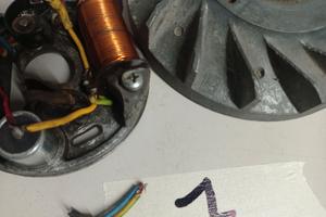 accensione  vespa 50 stemma quadro