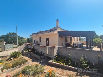Ampia villa con locale garage e terreno di 2000 mq