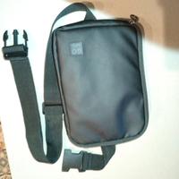 borsello laterale marca Carpisa