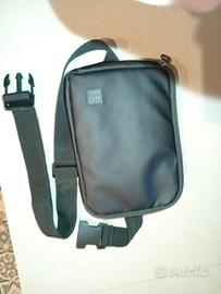 borsello laterale marca Carpisa